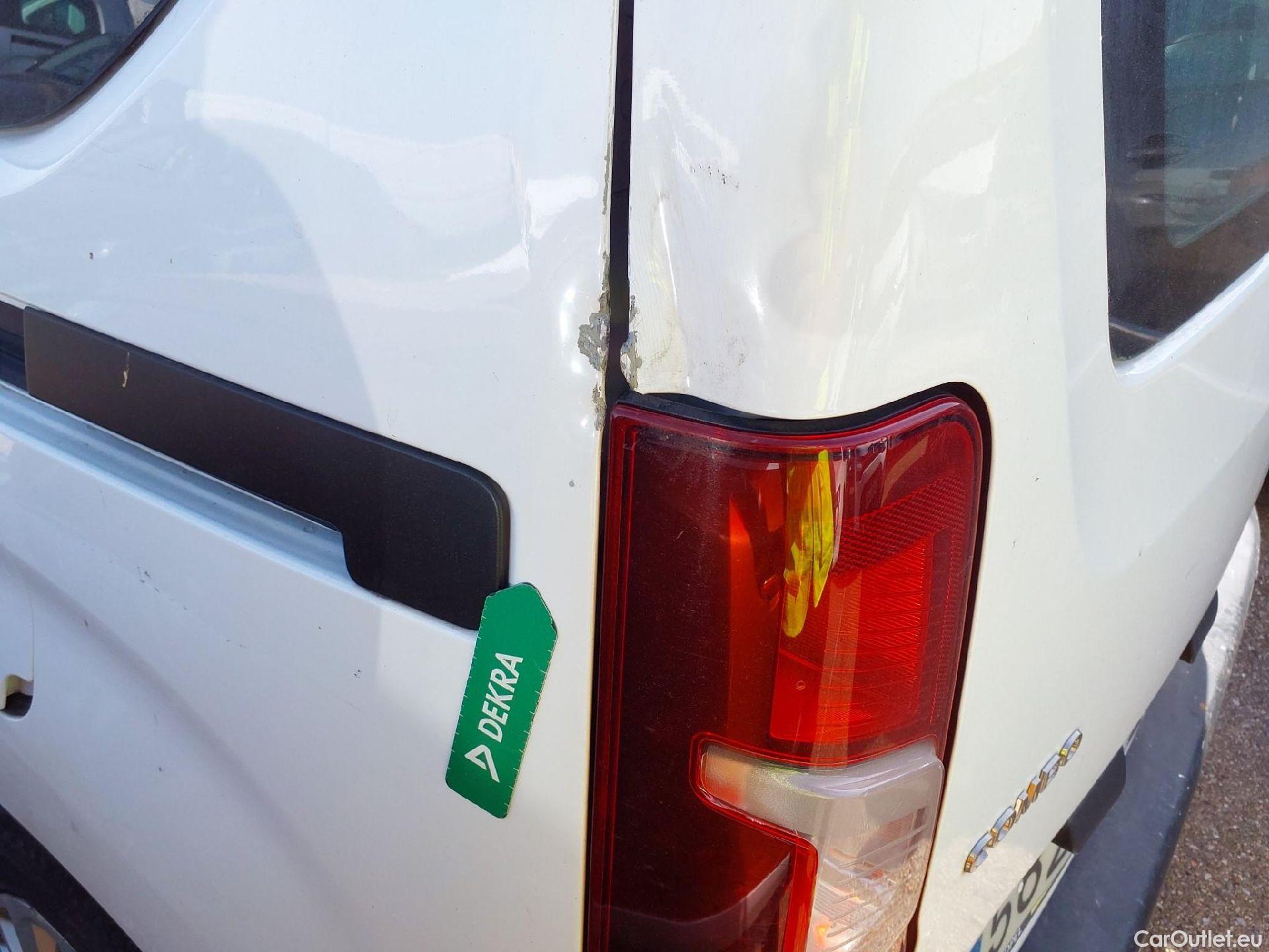  Opel  Combo OPEL  Life / 2018 / 5P / combi 1.5 TD 75kW (100CV) S/S Edition L (IND) #21