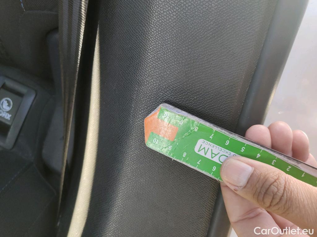  Peugeot  308 PEUGEOT  / 2017 / 5P / berlina con portón 5p Style BlueHDi 130 S&S #19