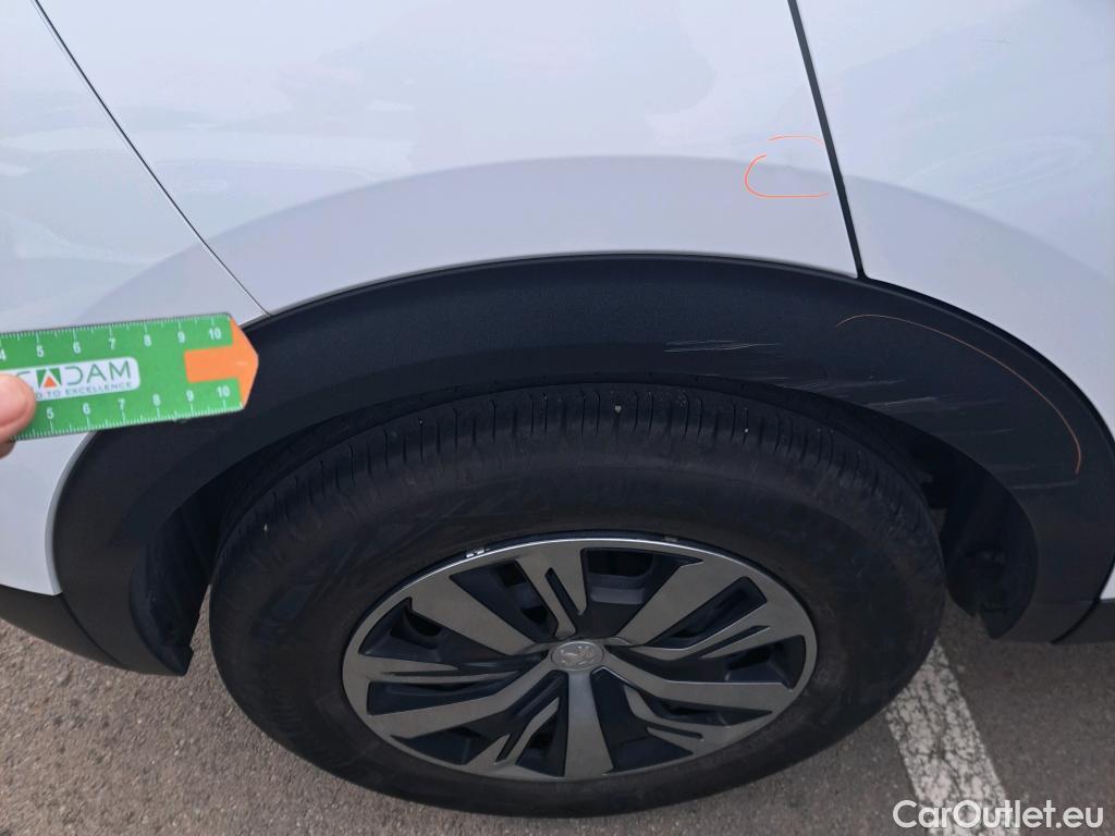  Peugeot  2008 PEUGEOT  / 2019 / 5P / todoterreno Active BlueHDI 81kW (110CV) #46