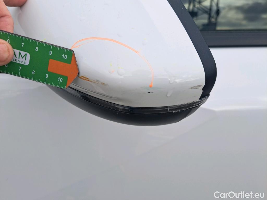  Peugeot  2008 PEUGEOT  / 2019 / 5P / todoterreno Active BlueHDI 81kW (110CV) #30