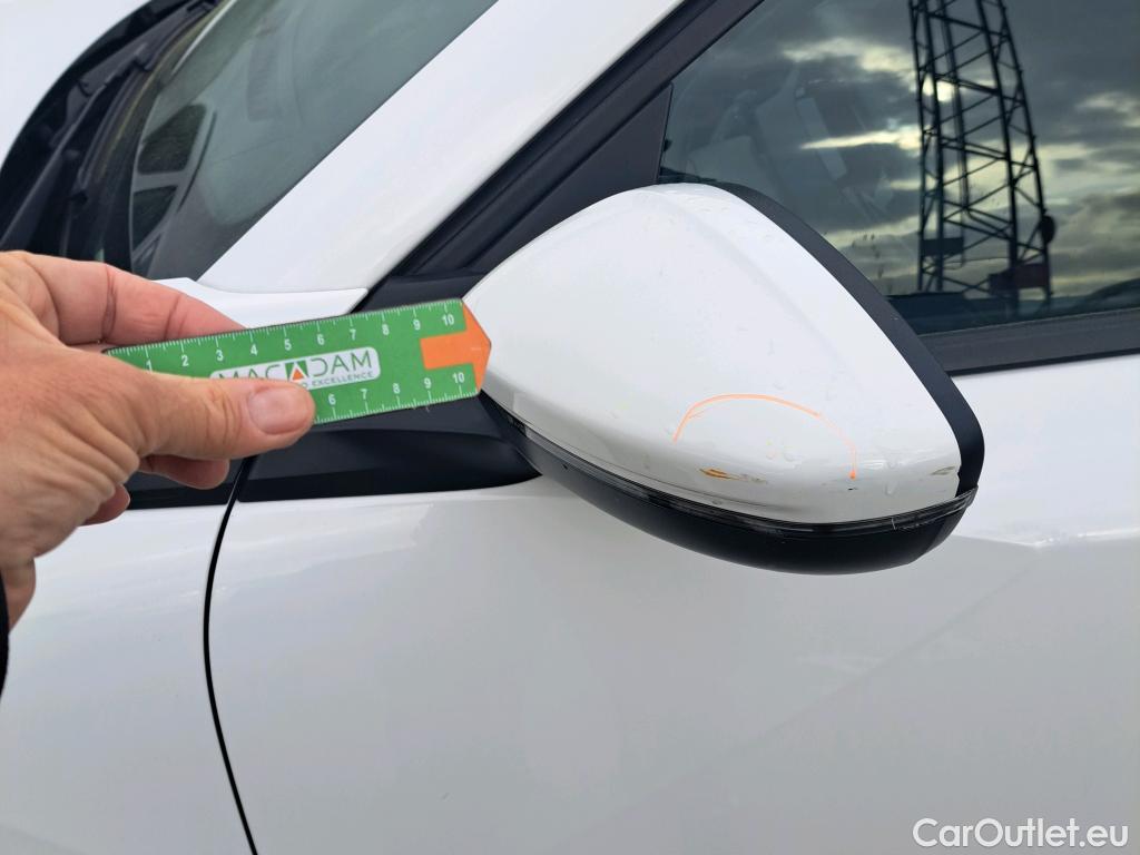  Peugeot  2008 PEUGEOT  / 2019 / 5P / todoterreno Active BlueHDI 81kW (110CV) #29