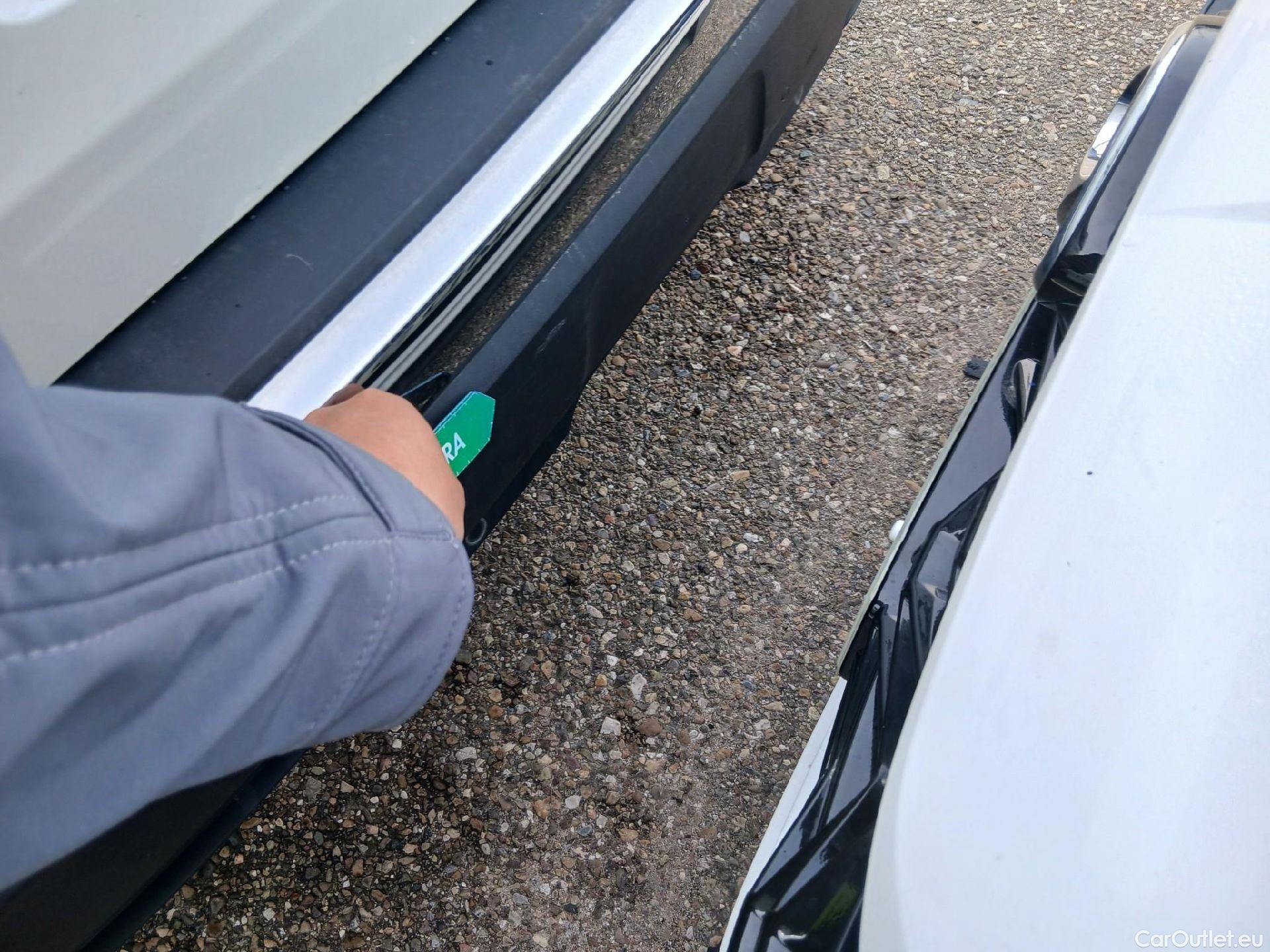  Peugeot  3008 PEUGEOT  Hybrid / 2020 / 5P / todoterreno 300 e-EAT8 Allure Pack #10