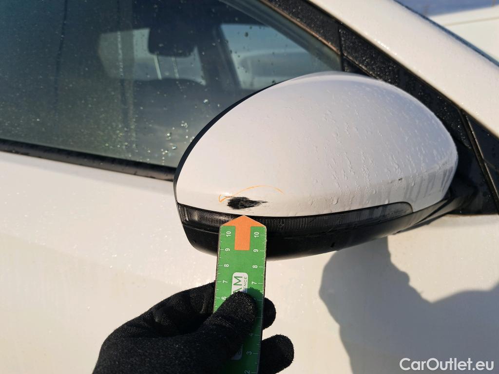  Hyundai  Tucson HYUNDAI  / 2018 / 5P / todoterreno 1.6 CRDI 85kW (116CV) 48V SLE 4X2(SP)(SL) #39