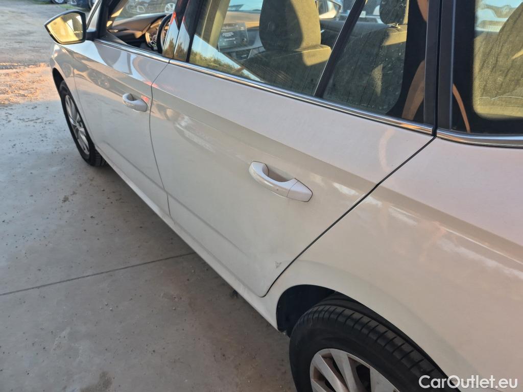  Skoda  KAMIQ SKODA  1.0 TSI 81kW (110CV) DSG Ambition #3