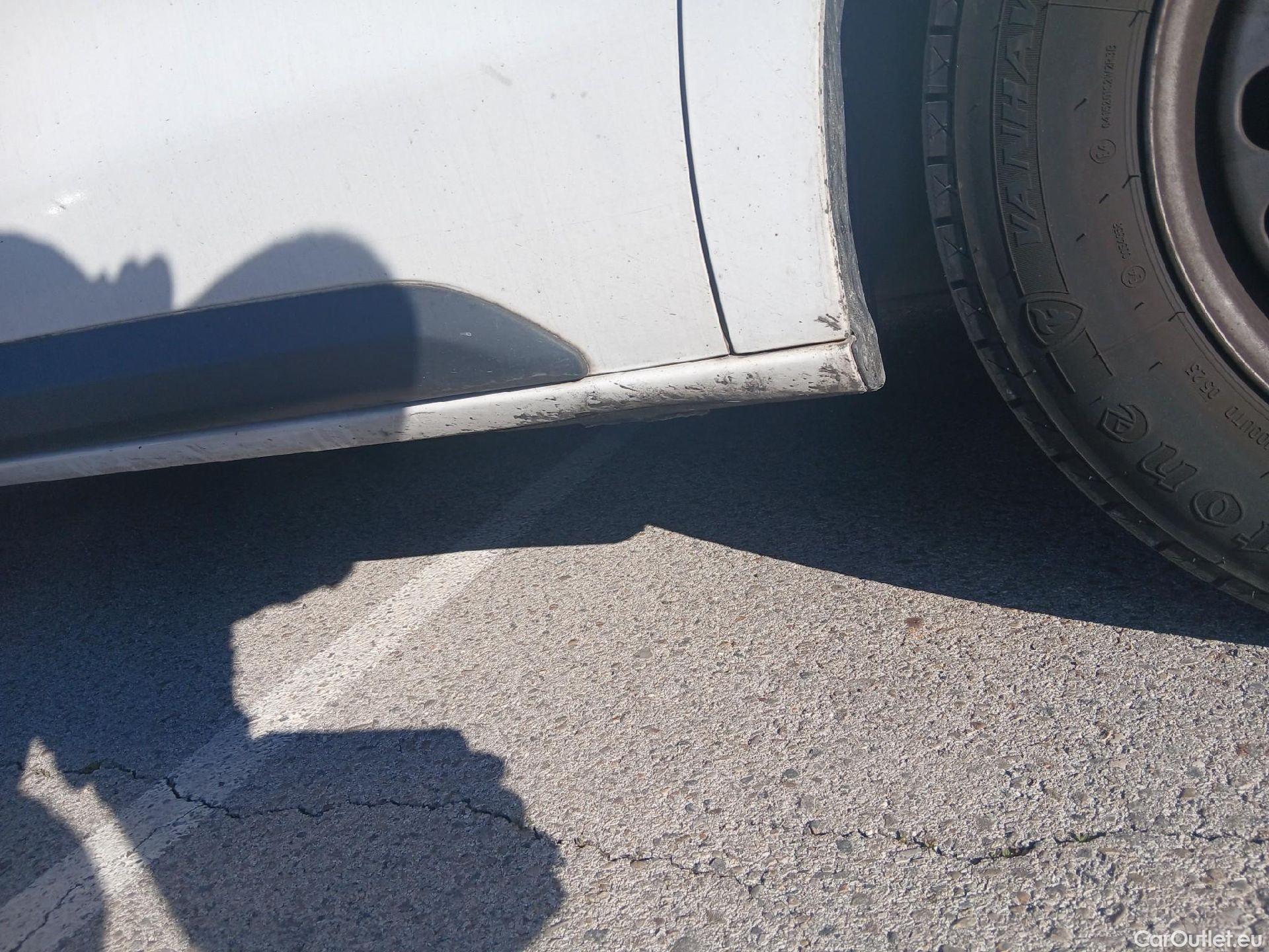  Toyota  Proace TOYOTA  / 2016 / 4P / furgón FU. MEDIO (L1) 2.0D 90kW COMFORT CARGA + #30