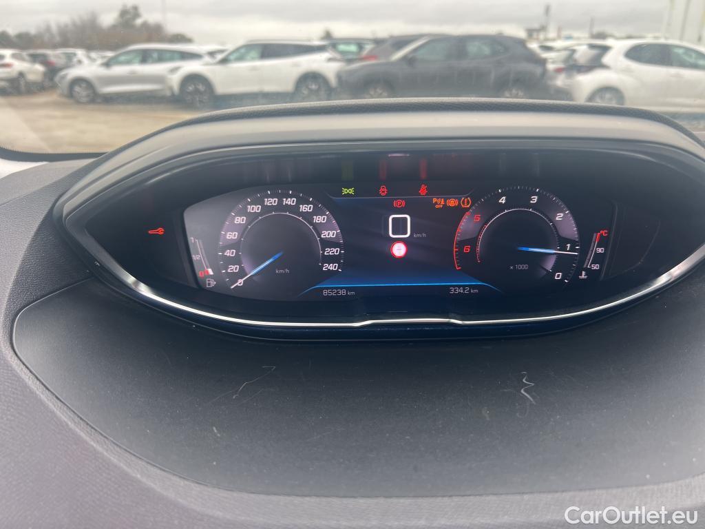  Peugeot  3008 PEUGEOT  / 2020 / 5P / todoterreno 1.5 BlueHDi 96kW (130CV) S&S Active Pack #43