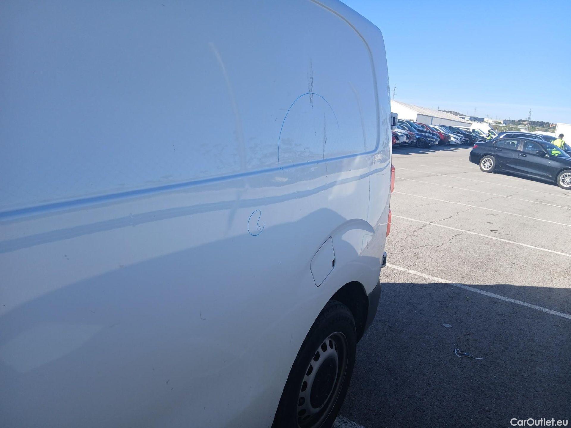  Toyota  Proace TOYOTA  / 2016 / 4P / furgón FU. MEDIO (L1) 2.0D 90kW COMFORT CARGA + #32