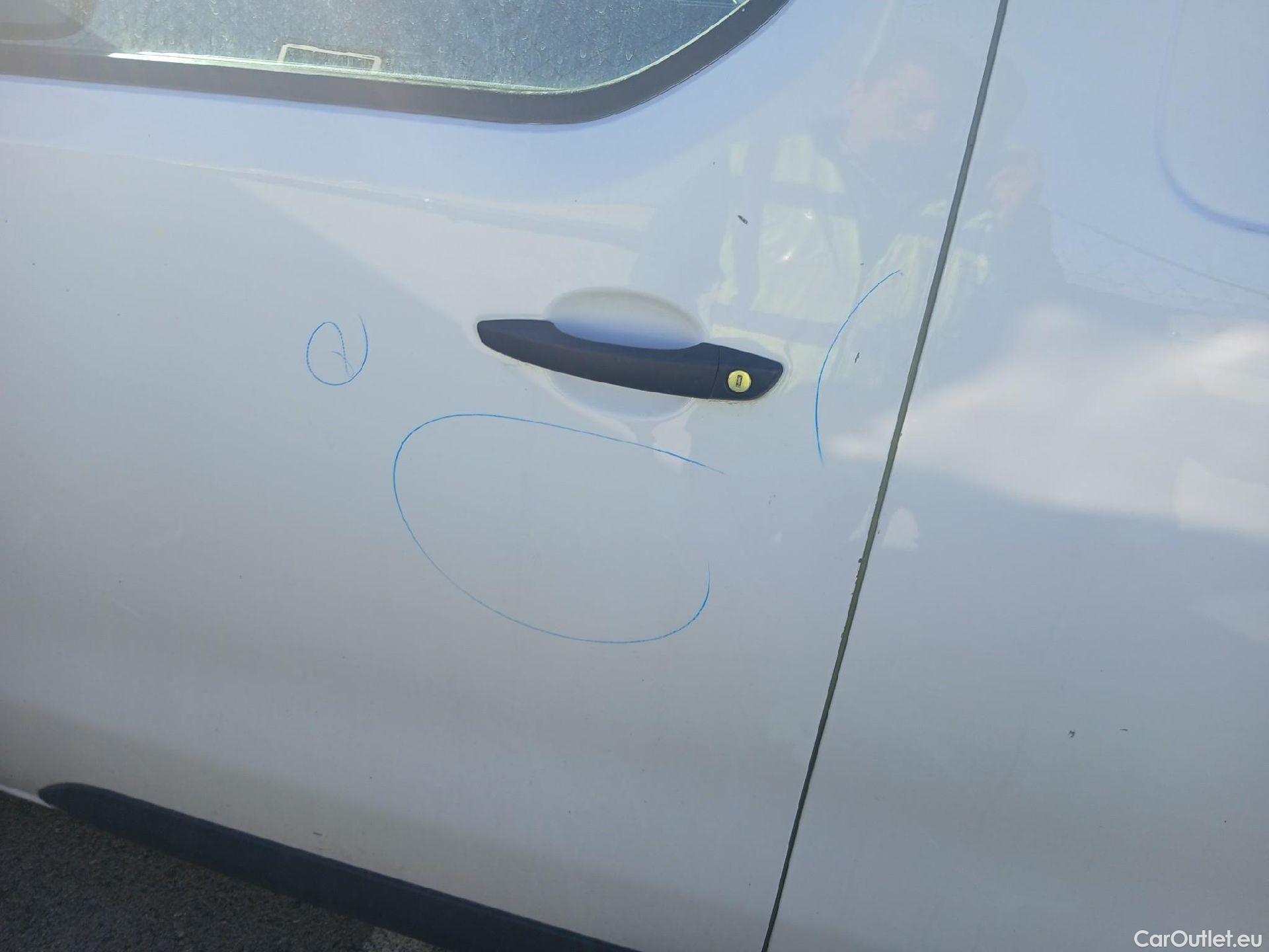  Toyota  Proace TOYOTA  / 2016 / 4P / furgón FU. MEDIO (L1) 2.0D 90kW COMFORT CARGA + #17