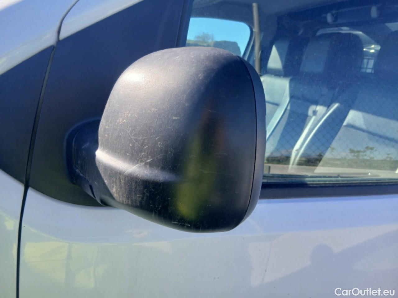  Toyota  Proace TOYOTA  / 2016 / 4P / furgón FU. MEDIO (L1) 2.0D 90kW COMFORT CARGA + #15