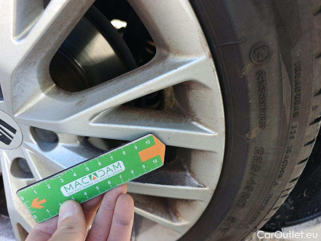  Seat  Leon SEAT Nuevo León / 2020 / 5P / familiar SP 1.4 e-Hybrid DSG S&S Xcellence Go L #52