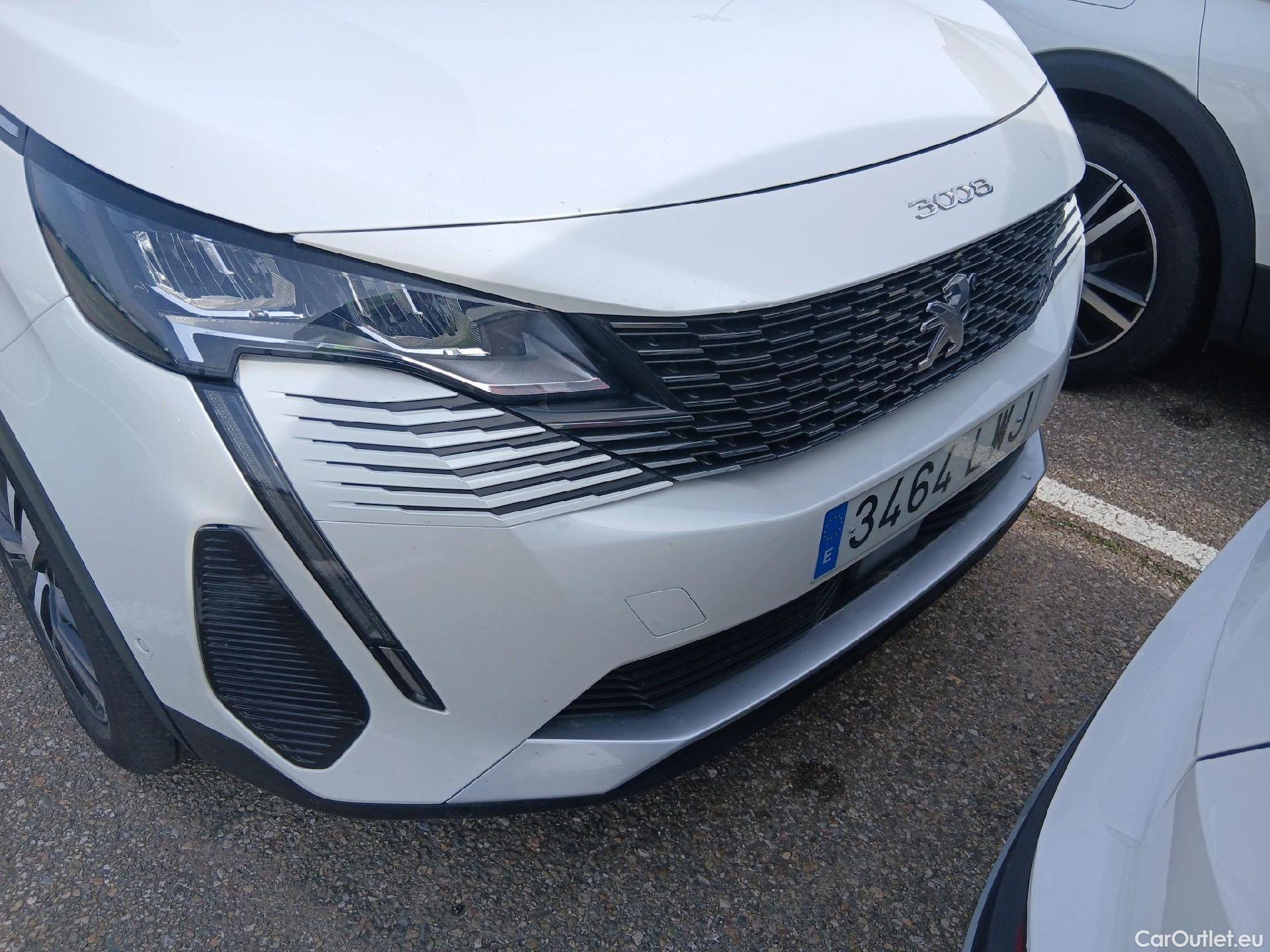  Peugeot  3008 PEUGEOT  Hybrid / 2020 / 5P / todoterreno 300 e-EAT8 Allure Pack #1