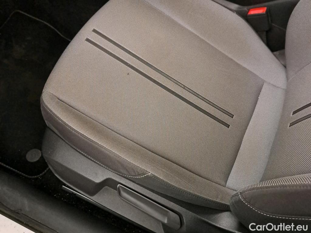  Seat  Leon SEAT Nuevo León / 2020 / 5P / berlina con portón 2.0 TDI 85kW S&S Style Go(SP) #13