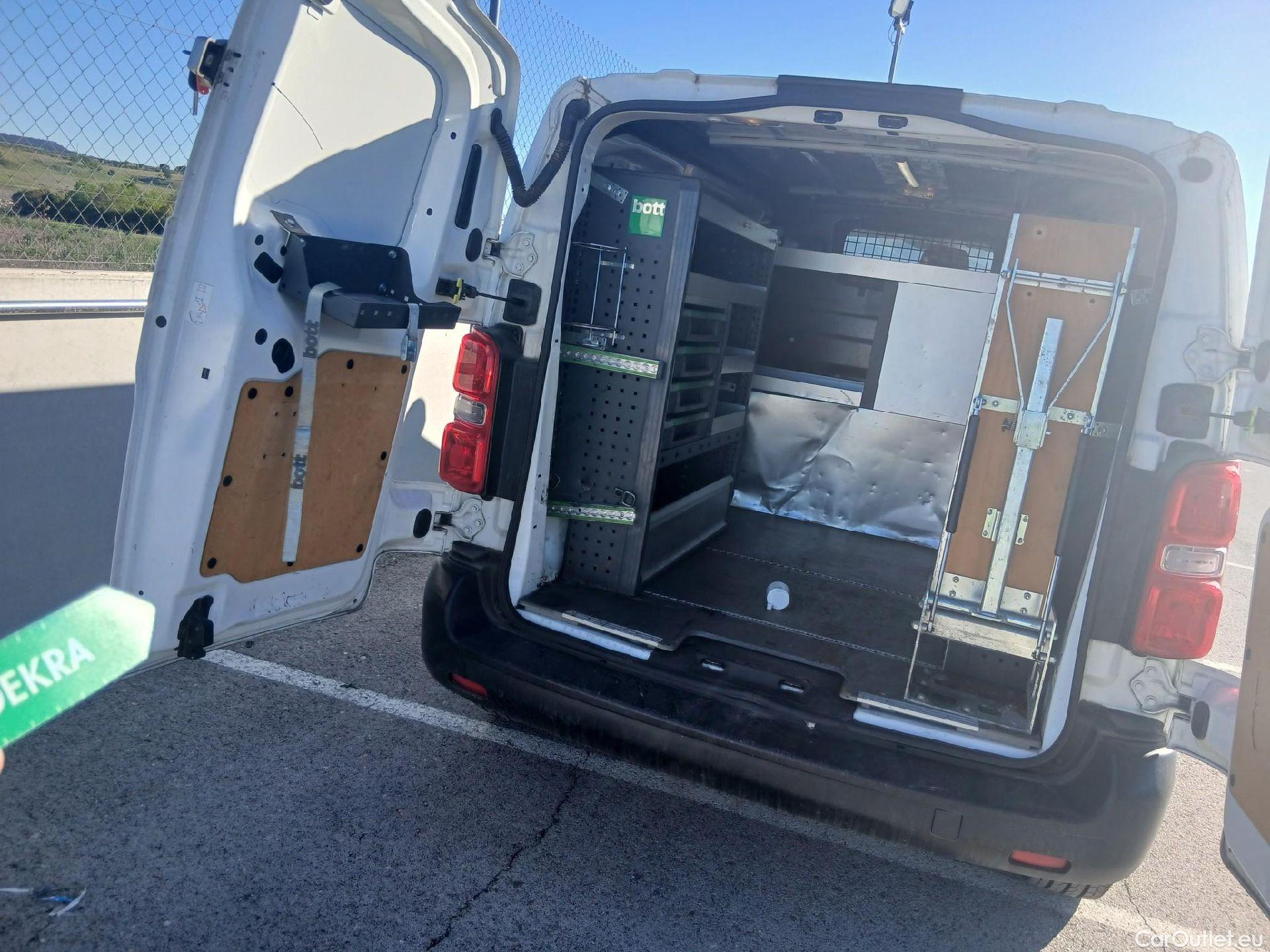  Toyota  Proace TOYOTA  / 2016 / 4P / furgón FU. MEDIO (L1) 2.0D 90kW COMFORT CARGA + #2