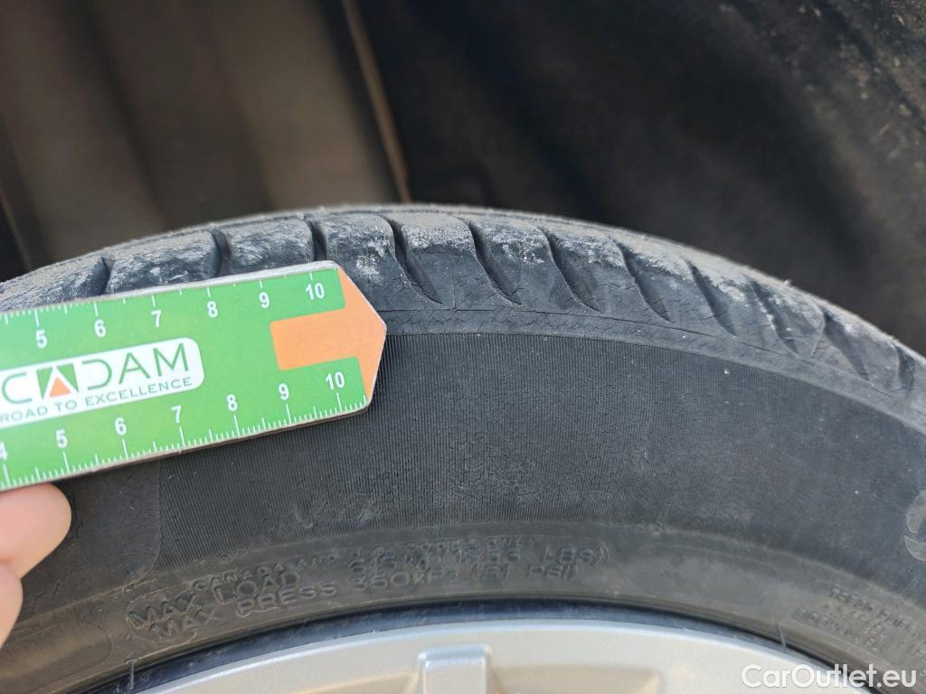  Ford  Focus FORD  5p 3G berlina con portón 1.5 TDCi E6 70kW (95CV) Trend+ #57