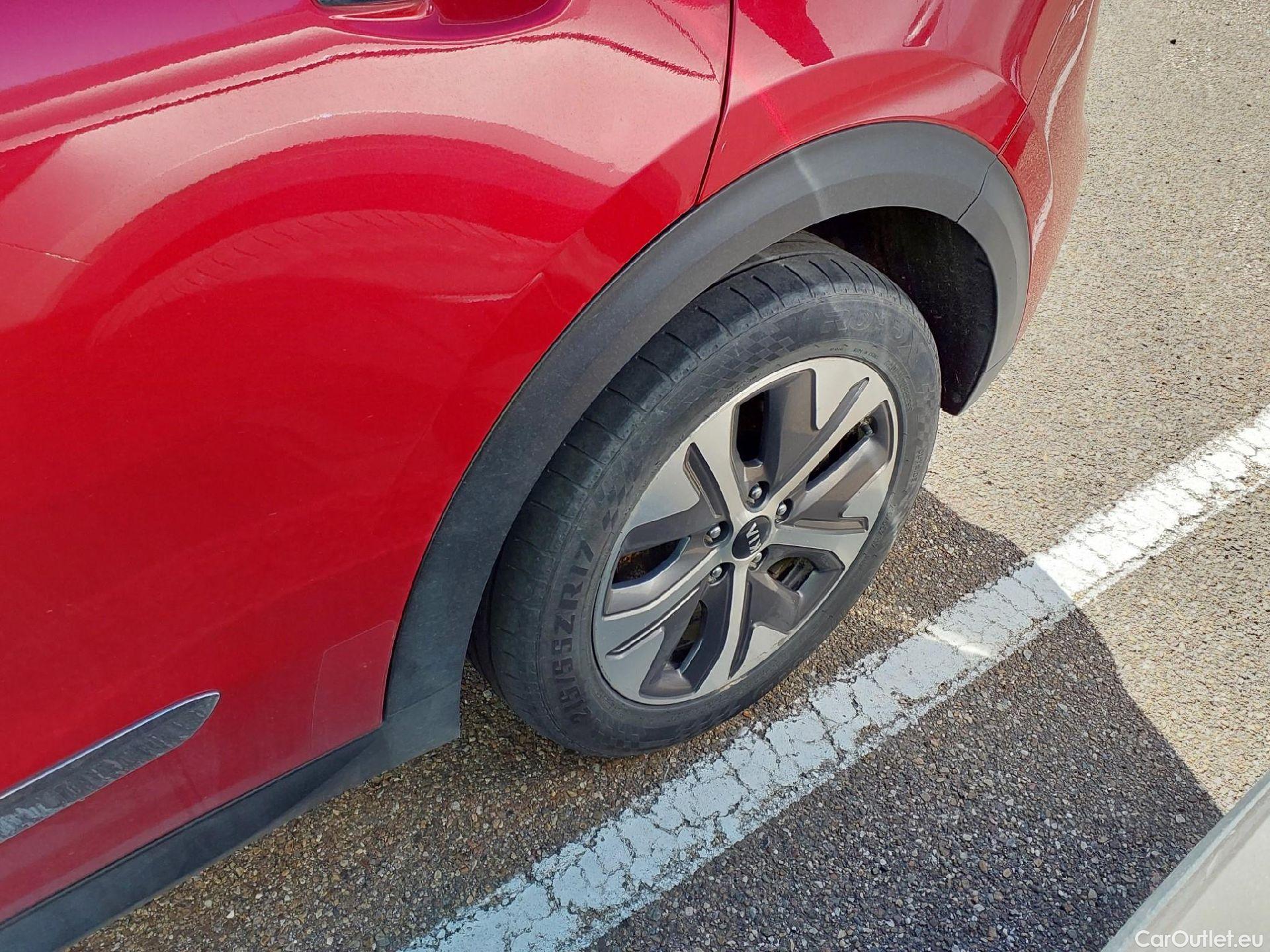  KIA  Niro KIA e- / 2016 / 5P / crossover e- 150kW Emotion (Long Range) #12