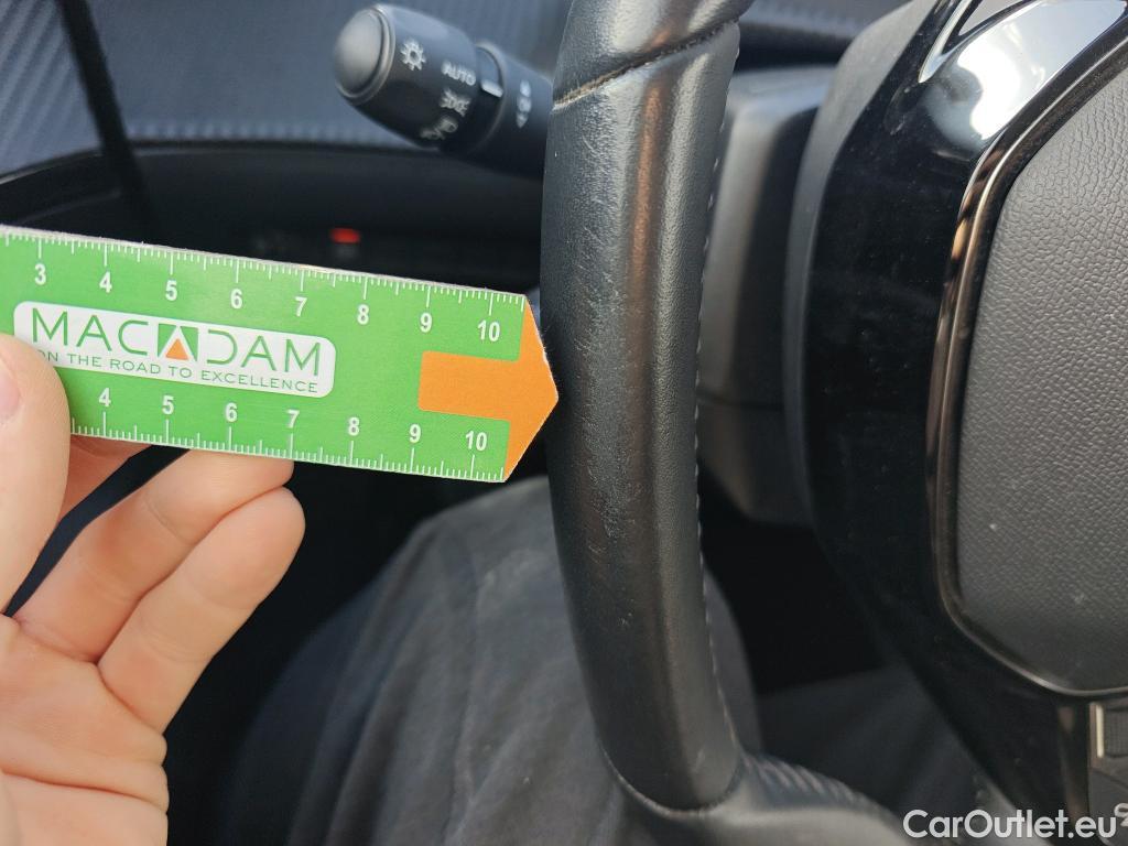  Peugeot  2008 PEUGEOT  / 2019 / 5P / todoterreno Allure BlueHDI 81kW (110CV) #36