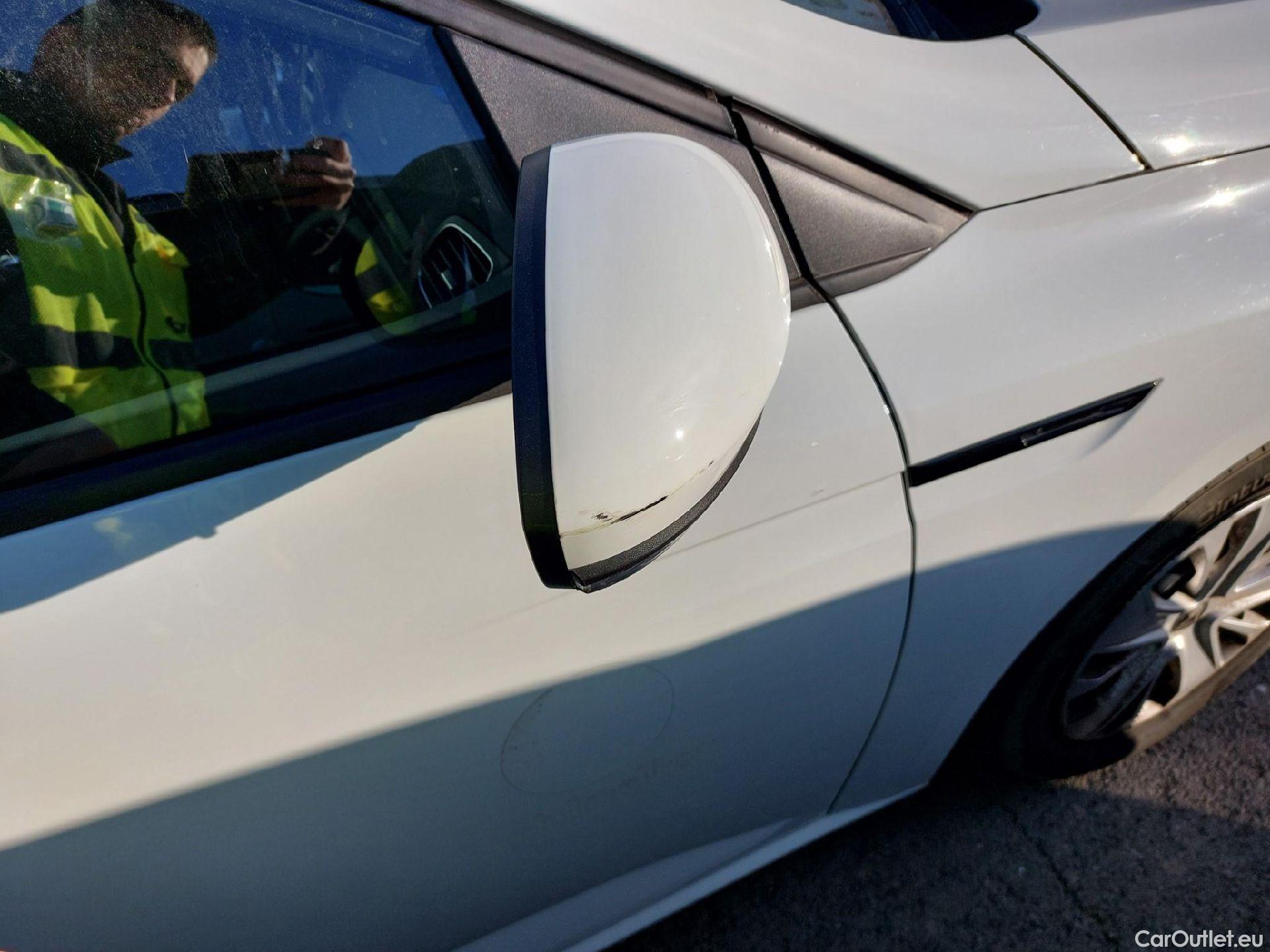  Renault  Megane RENAULT Mégane / 2015 / 5P / berlina con portón Life Blue dCi 70kW (95CV) #16