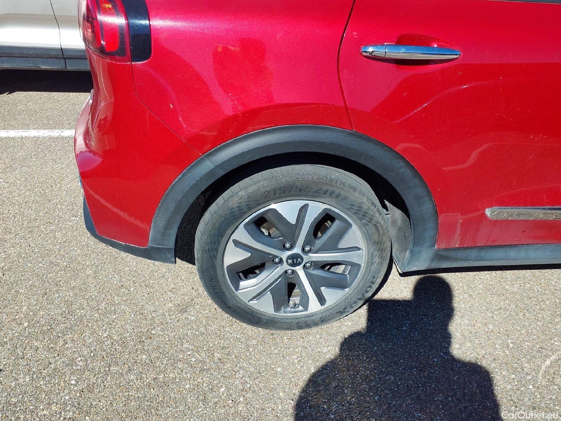  KIA  Niro KIA e- / 2016 / 5P / crossover e- 150kW Emotion (Long Range) #19