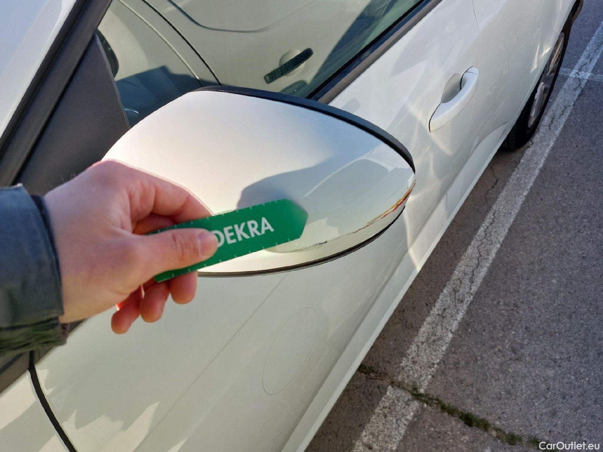  Renault  Megane RENAULT Mégane / 2015 / 5P / berlina con portón Life Blue dCi 70kW (95CV) #6