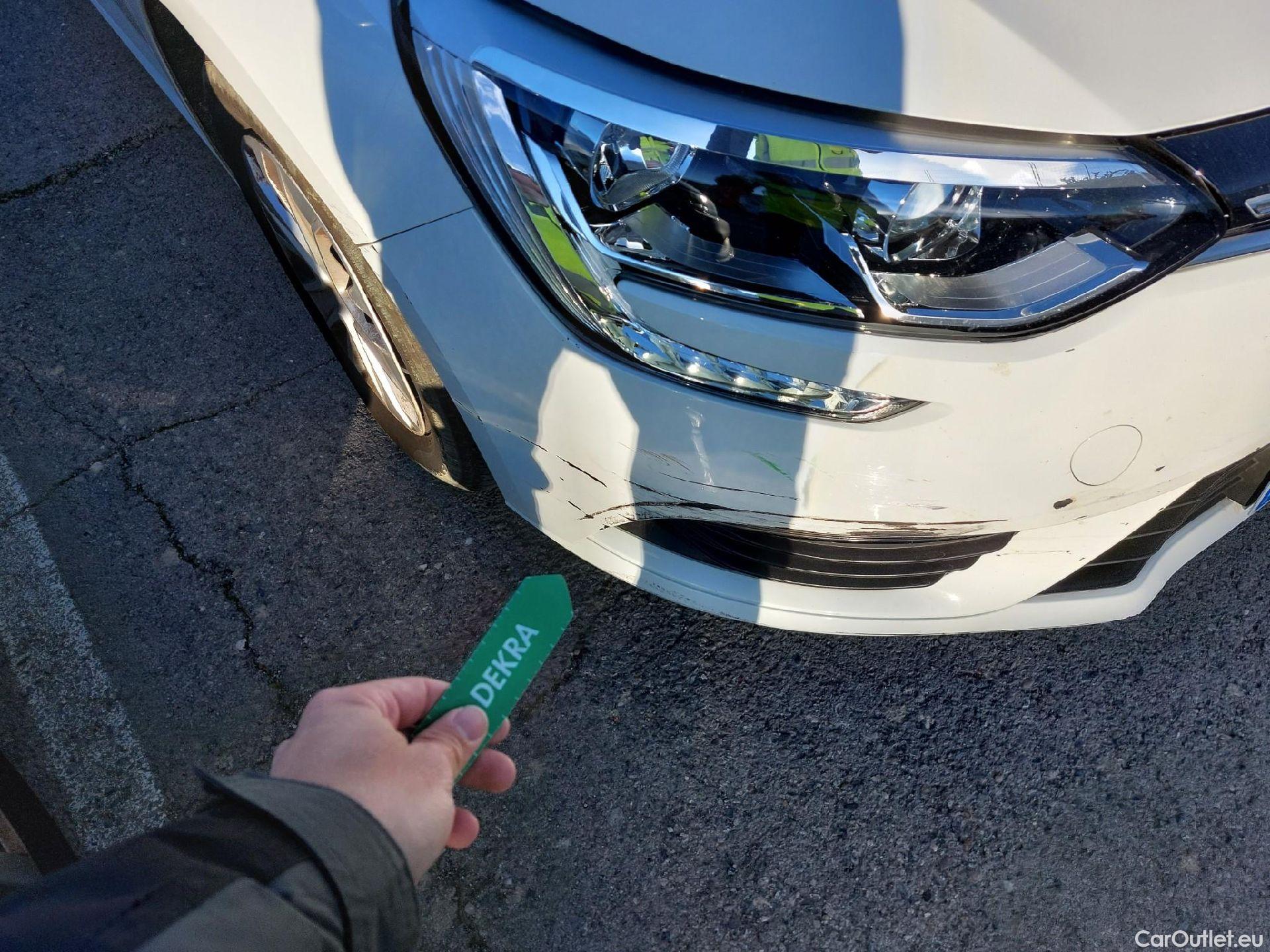  Renault  Megane RENAULT Mégane / 2015 / 5P / berlina con portón Life Blue dCi 70kW (95CV) #2