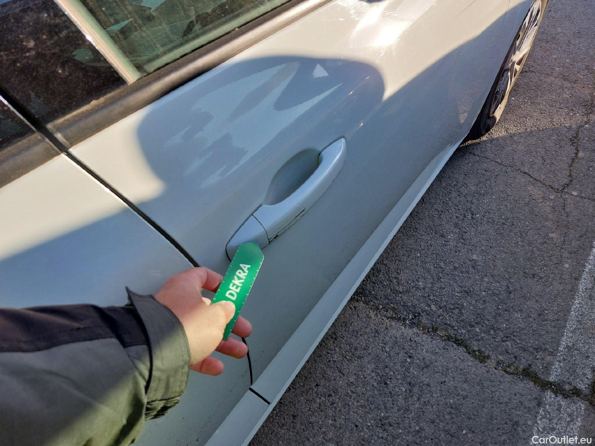  Renault  Megane RENAULT Mégane / 2015 / 5P / berlina con portón Life Blue dCi 70kW (95CV) #14