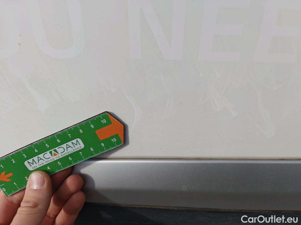  Peugeot  2008 PEUGEOT  / 2019 / 5P / todoterreno Allure BlueHDI 81kW (110CV) #18