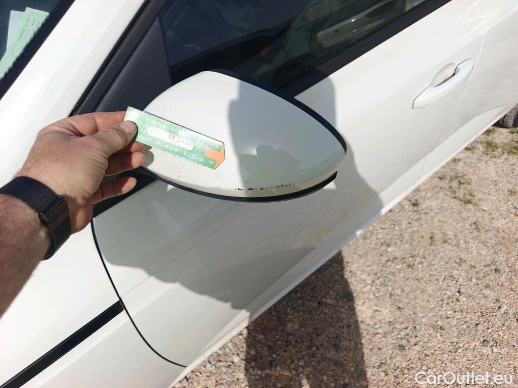  Renault  Megane RENAULT Mégane / 2020 / 5P / berlina con portón Equilibre Blue dCi 85 kW (115CV) #13