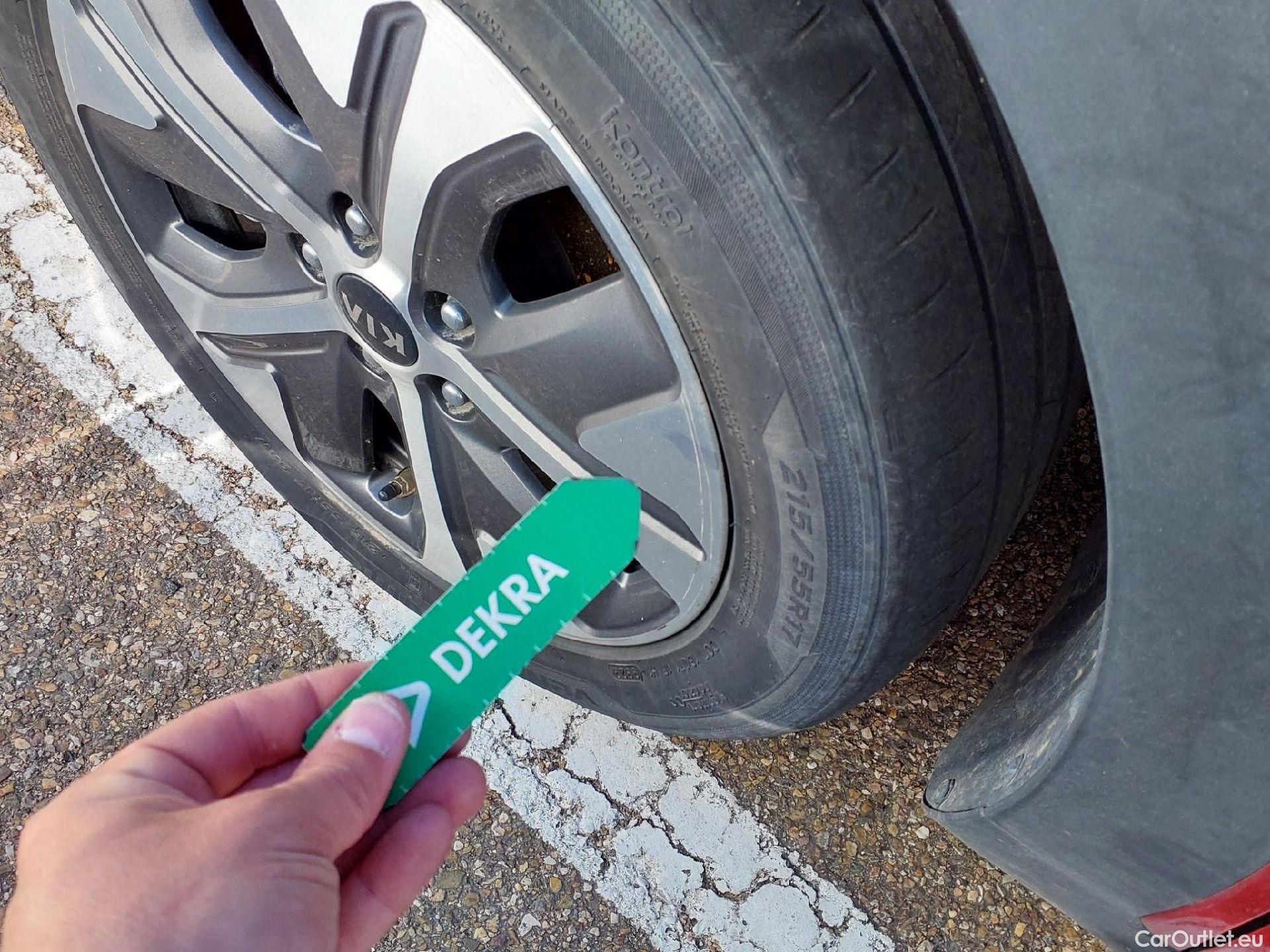  KIA  Niro KIA e- / 2016 / 5P / crossover e- 150kW Emotion (Long Range) #8