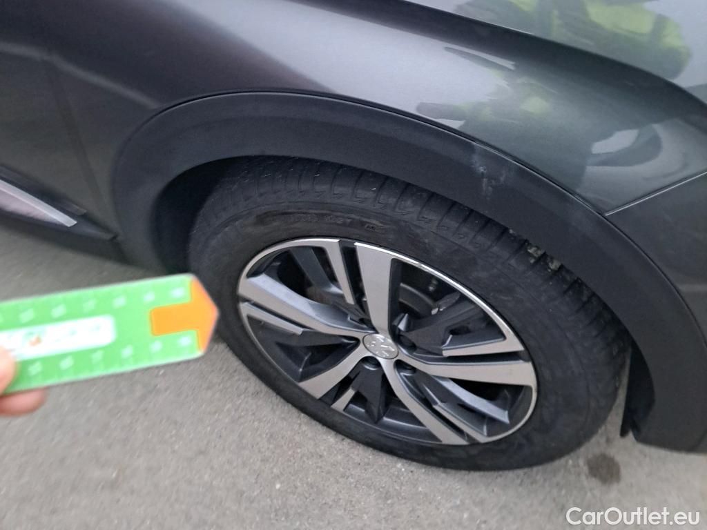  Peugeot  3008 PEUGEOT  Hybrid / 2020 / 5P / todoterreno 225 e-EAT8 Allure (AC2) #1