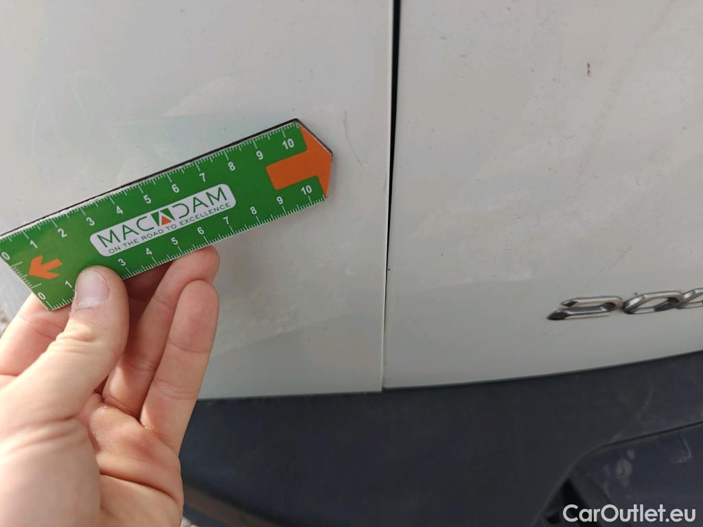  Peugeot  2008 PEUGEOT  / 2019 / 5P / todoterreno Allure BlueHDI 81kW (110CV) #49