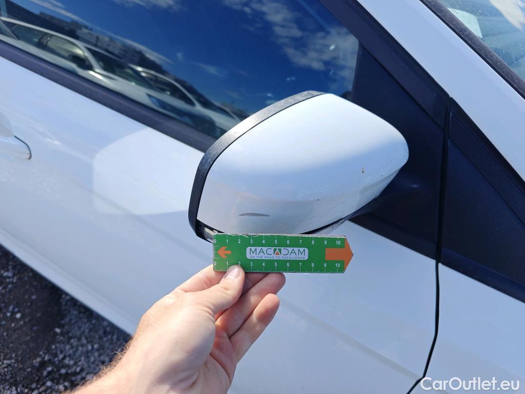  Ford  Focus FORD  5p 3G berlina con portón 1.5 TDCi E6 70kW (95CV) Trend+ #82