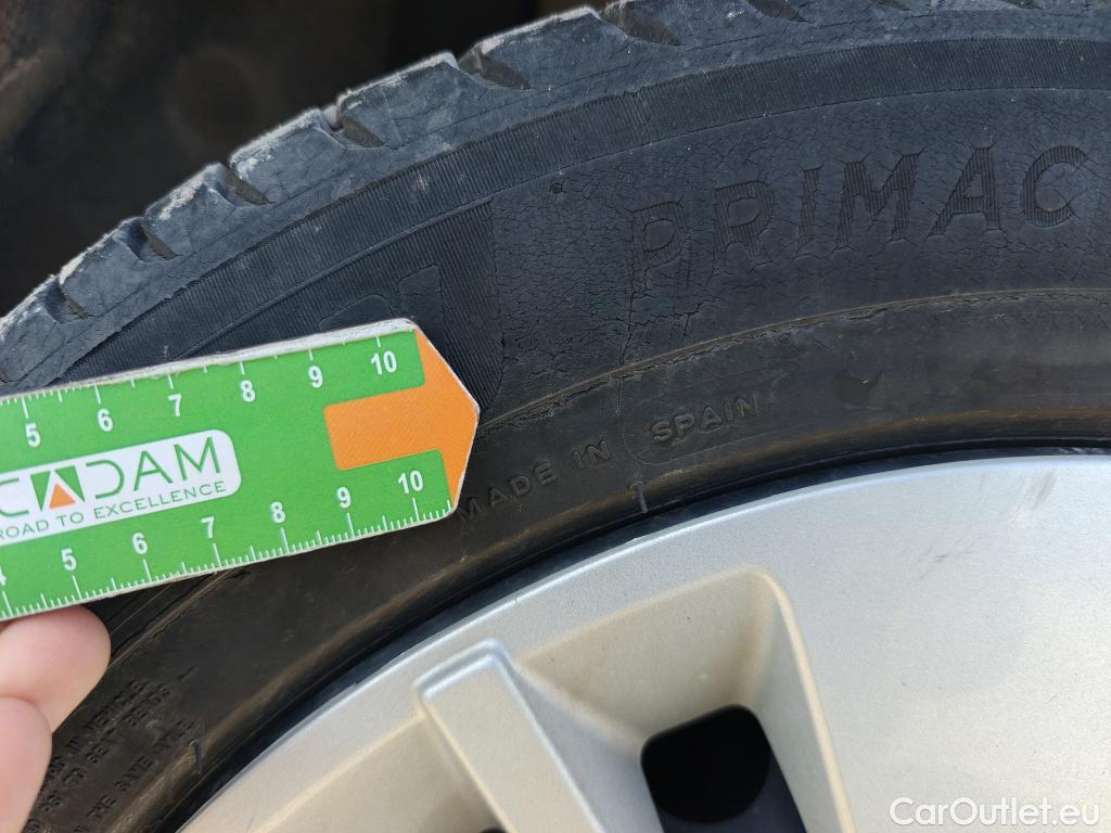  Ford  Focus FORD  5p 3G berlina con portón 1.5 TDCi E6 70kW (95CV) Trend+ #56