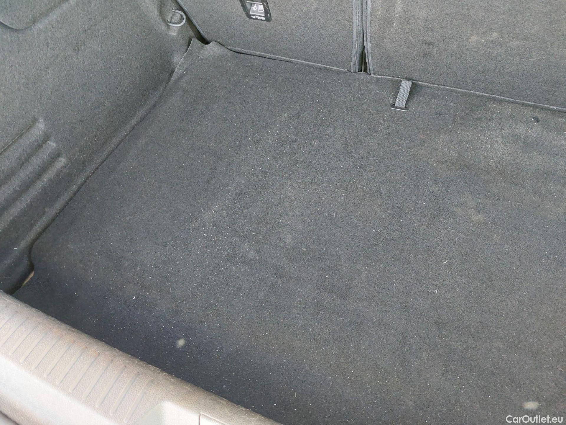  Renault  Megane RENAULT Mégane / 2015 / 5P / berlina con portón Life Blue dCi 70kW (95CV) #22