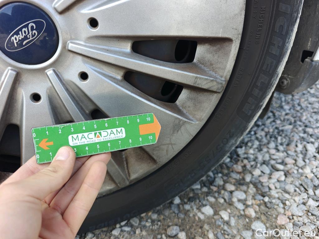  Ford  Focus FORD  5p 3G berlina con portón 1.5 TDCi E6 70kW (95CV) Trend+ #74