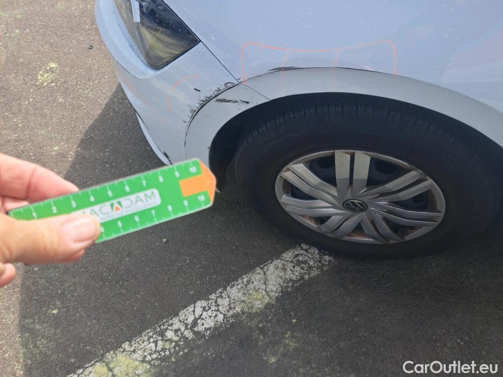  Volkswagen  Polo VOLKSWAGEN  / 2017 / 5P / berlina con portón Edition 1.0 59kW (80CV) #38