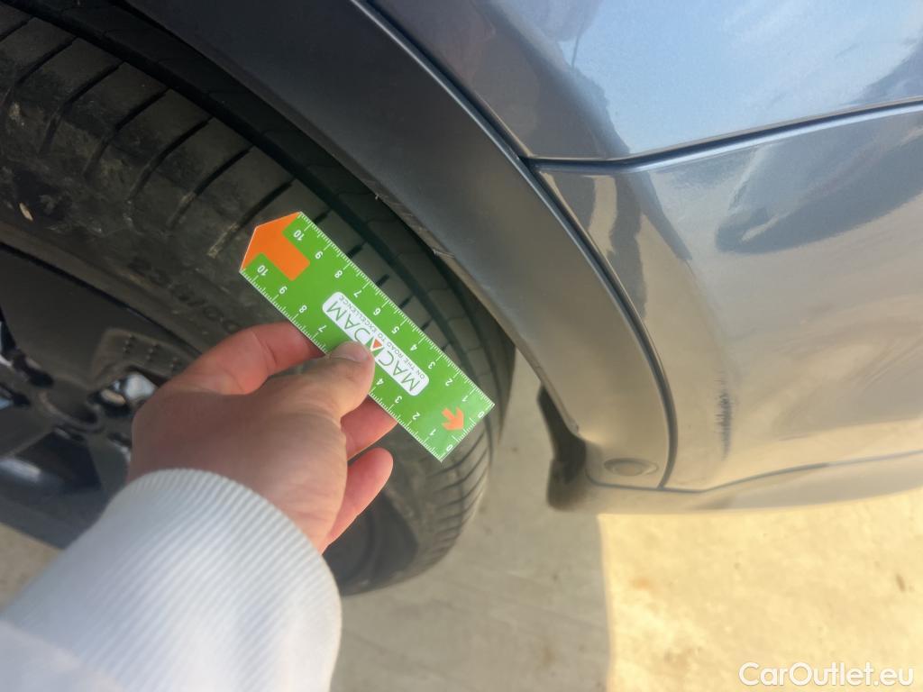  Land Rover  Discovery LAND ROVER  Sport / 2019 / 5P / todoterreno 2.0 Si4 200 PS AWD Auto MHEV S #40