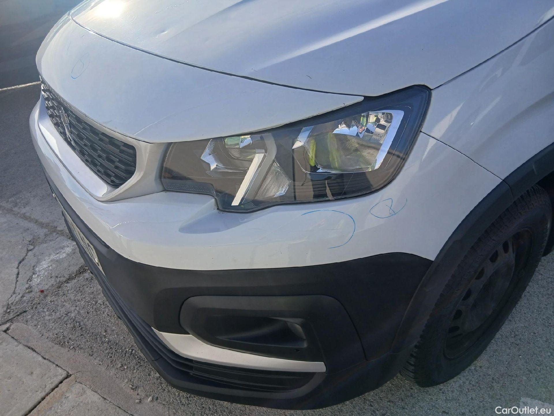  Peugeot  RIFTER PEUGEOT  / 2018 / 4P / combi Active Standard BlueHDi 73kW (IND) #36