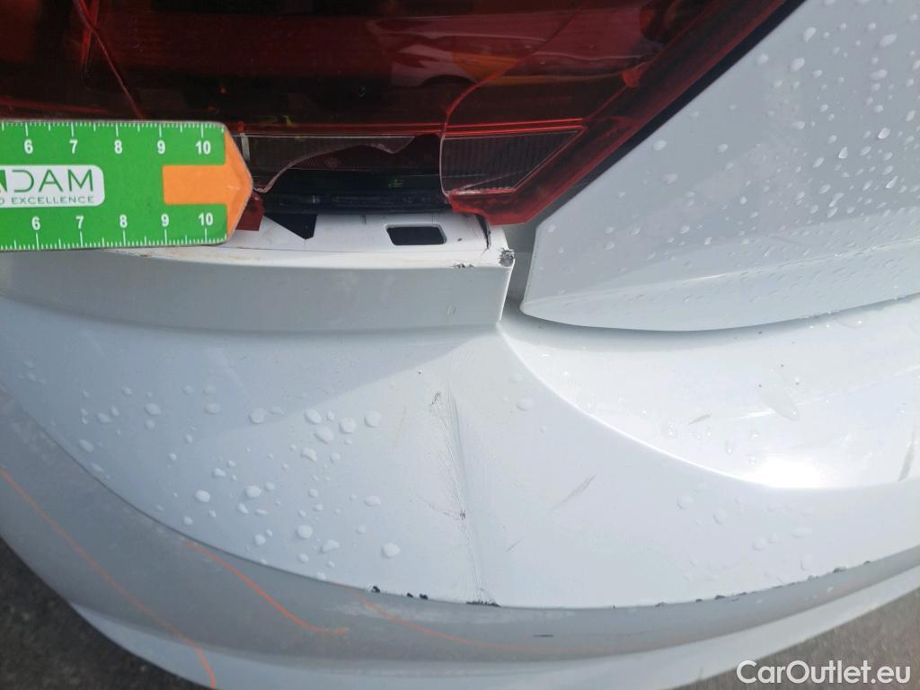  Volkswagen  Polo VOLKSWAGEN  / 2017 / 5P / berlina con portón Edition 1.0 59kW (80CV) #2