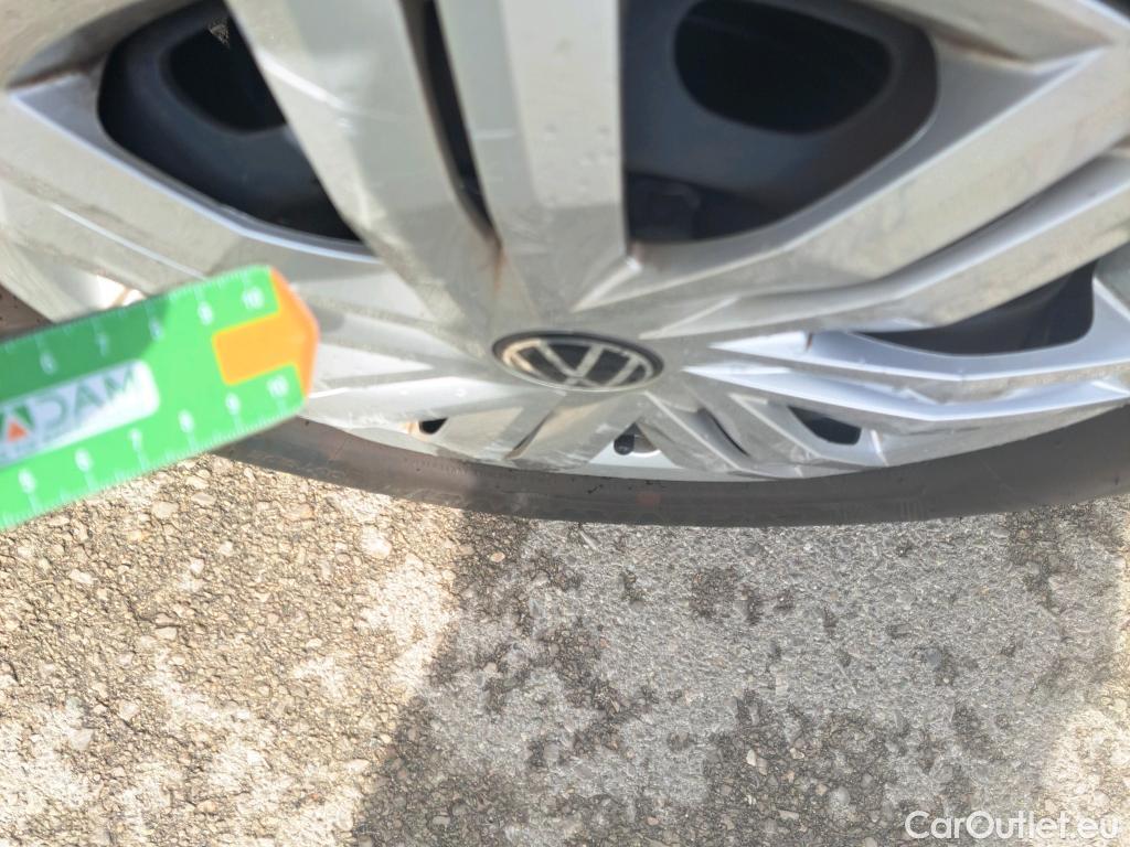  Volkswagen  Polo VOLKSWAGEN  / 2017 / 5P / berlina con portón Edition 1.0 59kW (80CV) #41