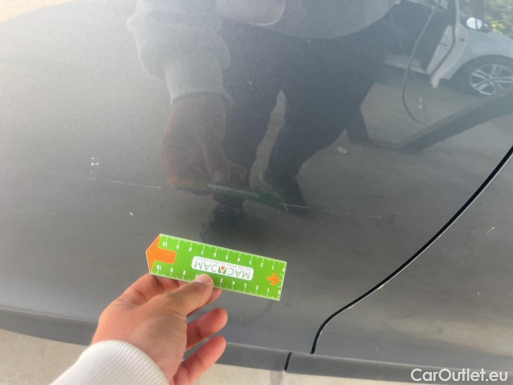  Land Rover  Discovery LAND ROVER  Sport / 2019 / 5P / todoterreno 2.0 Si4 200 PS AWD Auto MHEV S #19