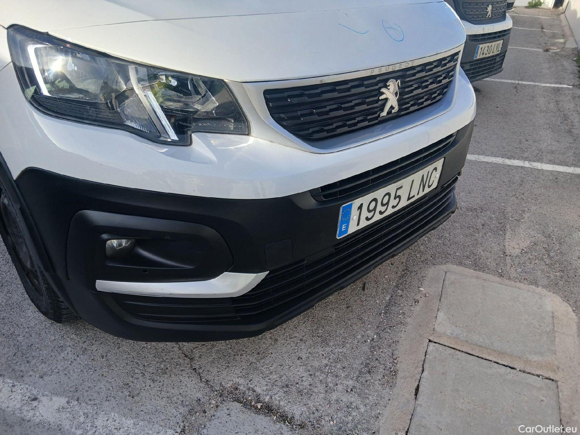  Peugeot  RIFTER PEUGEOT  / 2018 / 4P / combi Active Standard BlueHDi 73kW (IND) #35