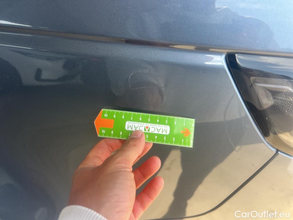  Land Rover  Discovery LAND ROVER  Sport / 2019 / 5P / todoterreno 2.0 Si4 200 PS AWD Auto MHEV S #15