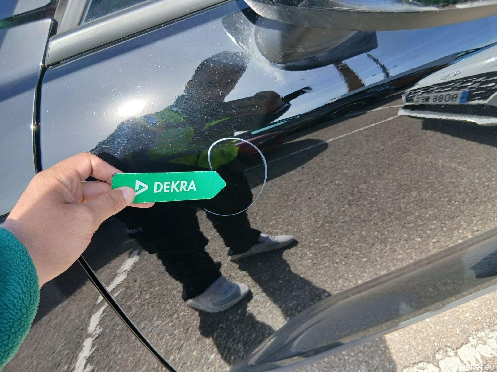  Volvo  XC 40 VOLVO XC40 / 2017 / 5P / todoterreno 2.0 B3 G Momentum Pro Auto #8