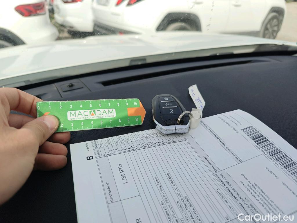  Peugeot  2008 PEUGEOT  / 2019 / 5P / todoterreno Allure BlueHDI 100 S&S BVM6 (AC) #1