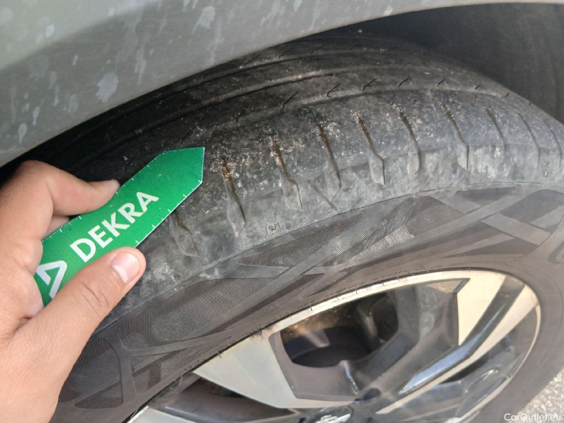  Peugeot  2008 PEUGEOT  / 2019 / 5P / todoterreno Allure BlueHDI 81kW (110CV) #1