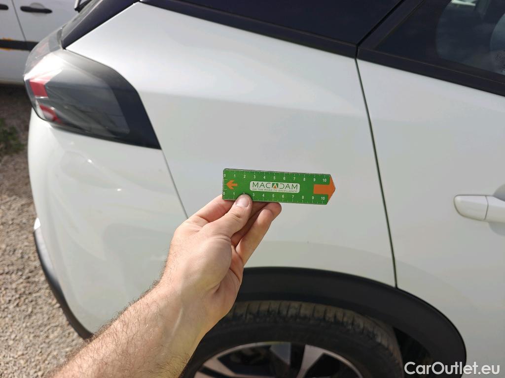  Peugeot  2008 PEUGEOT  / 2019 / 5P / todoterreno Allure BlueHDI 100 S&S BVM6 (AC) #55