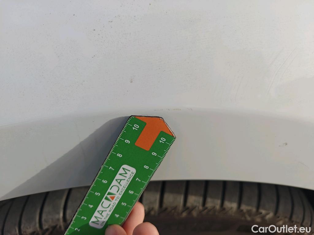  Hyundai  i30 HYUNDAI  / 2020 / 5P / berlina con portón 1.5 DPI Klass SLX #28