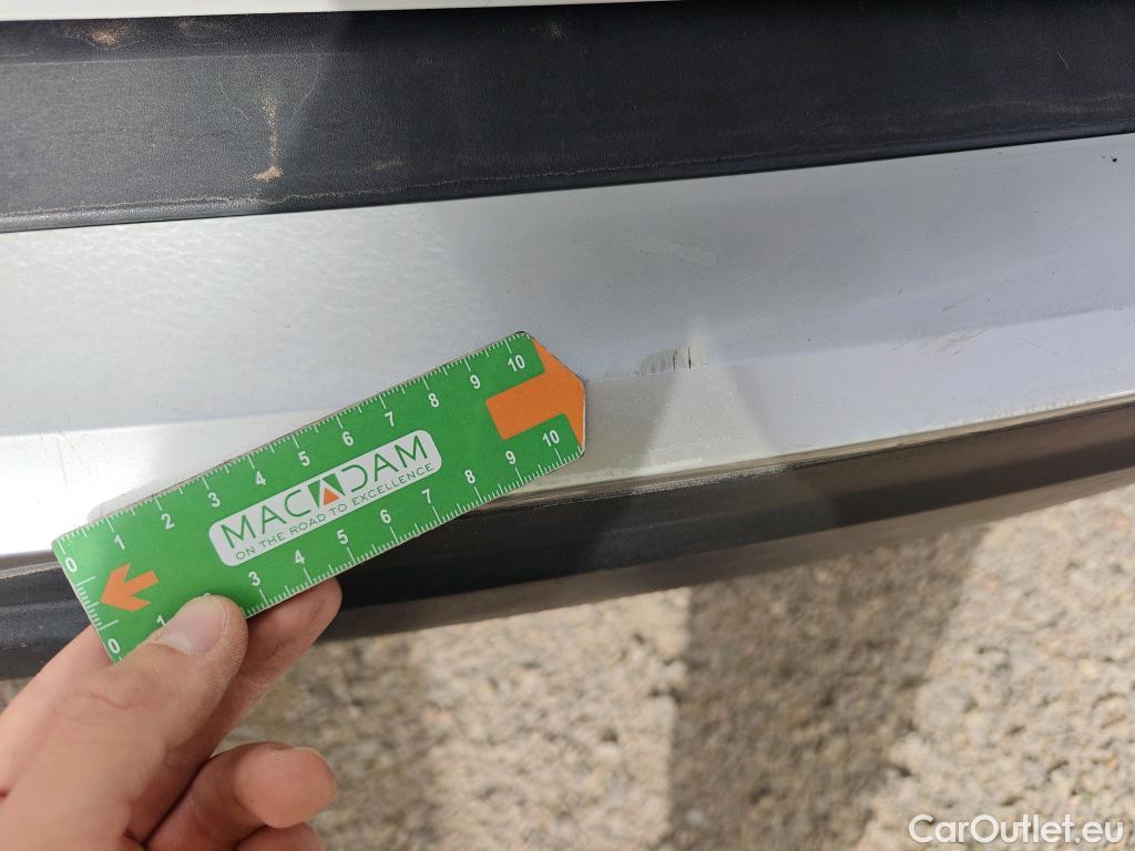  Peugeot  2008 PEUGEOT  / 2019 / 5P / todoterreno Allure BlueHDI 100 S&S BVM6 (AC) #42