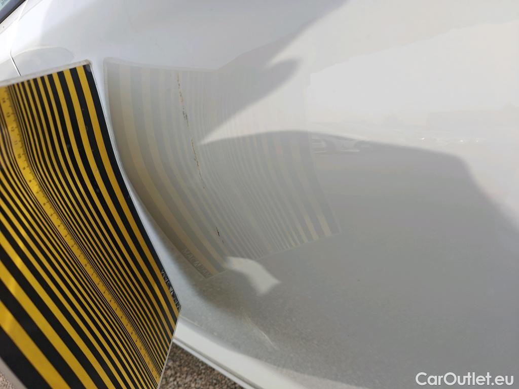  Hyundai  i30 HYUNDAI  / 2020 / 5P / berlina con portón 1.5 DPI Klass SLX #15