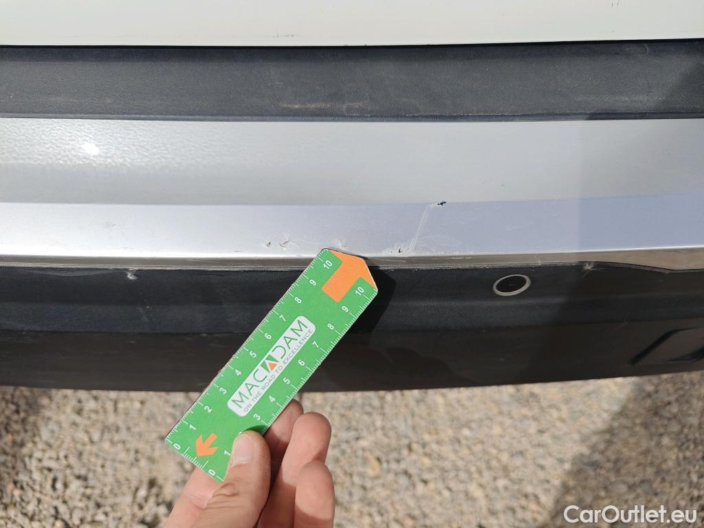  Peugeot  2008 PEUGEOT  / 2019 / 5P / todoterreno Allure BlueHDI 100 S&S BVM6 (AC) #40